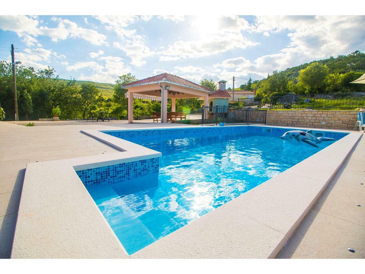 Villa Katja Omis Bagian luar foto