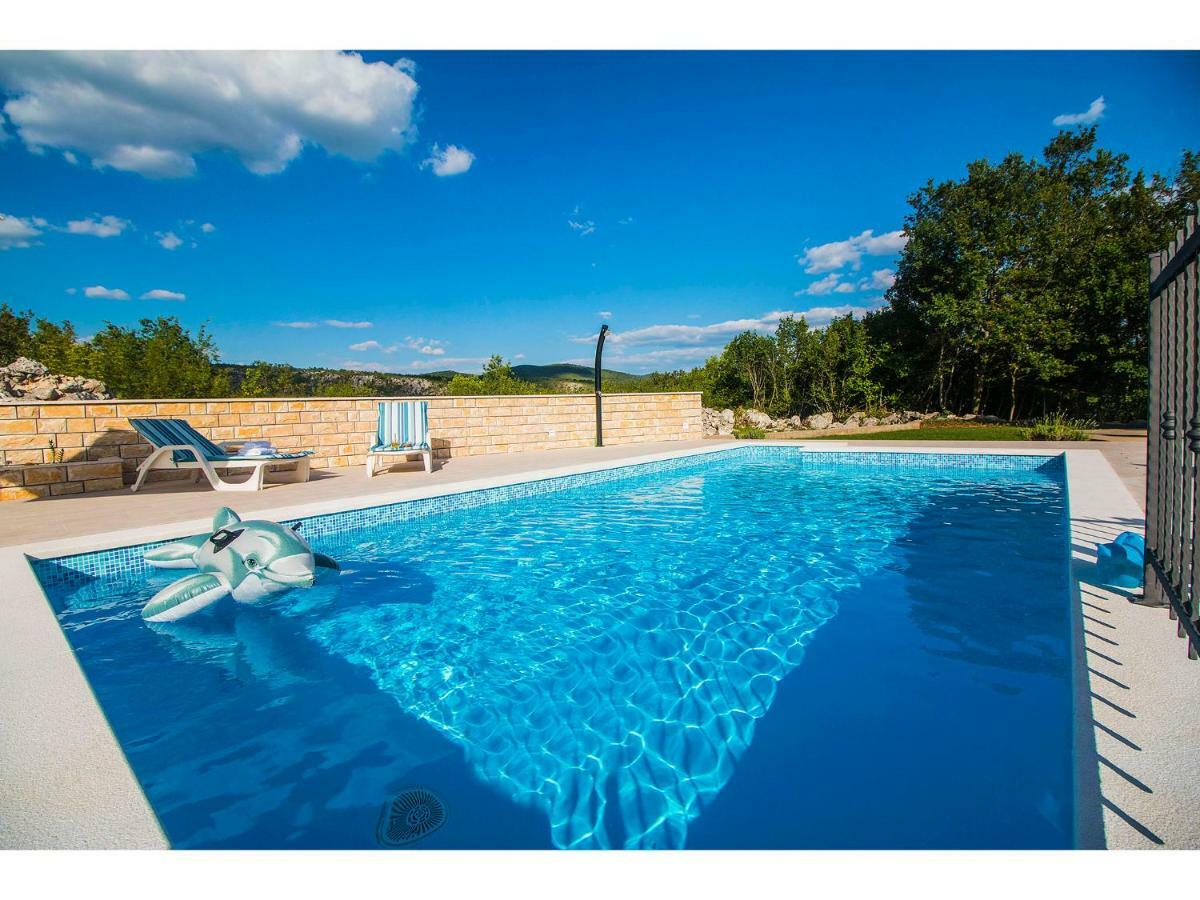 Villa Katja Omis Bagian luar foto