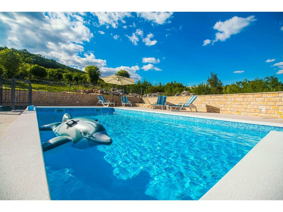 Villa Katja Omis Bagian luar foto