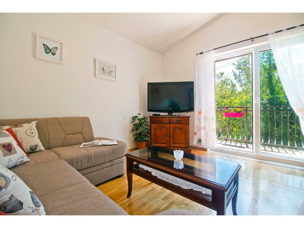 Villa Katja Omis Bagian luar foto